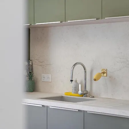 Amamary - 300 M De La